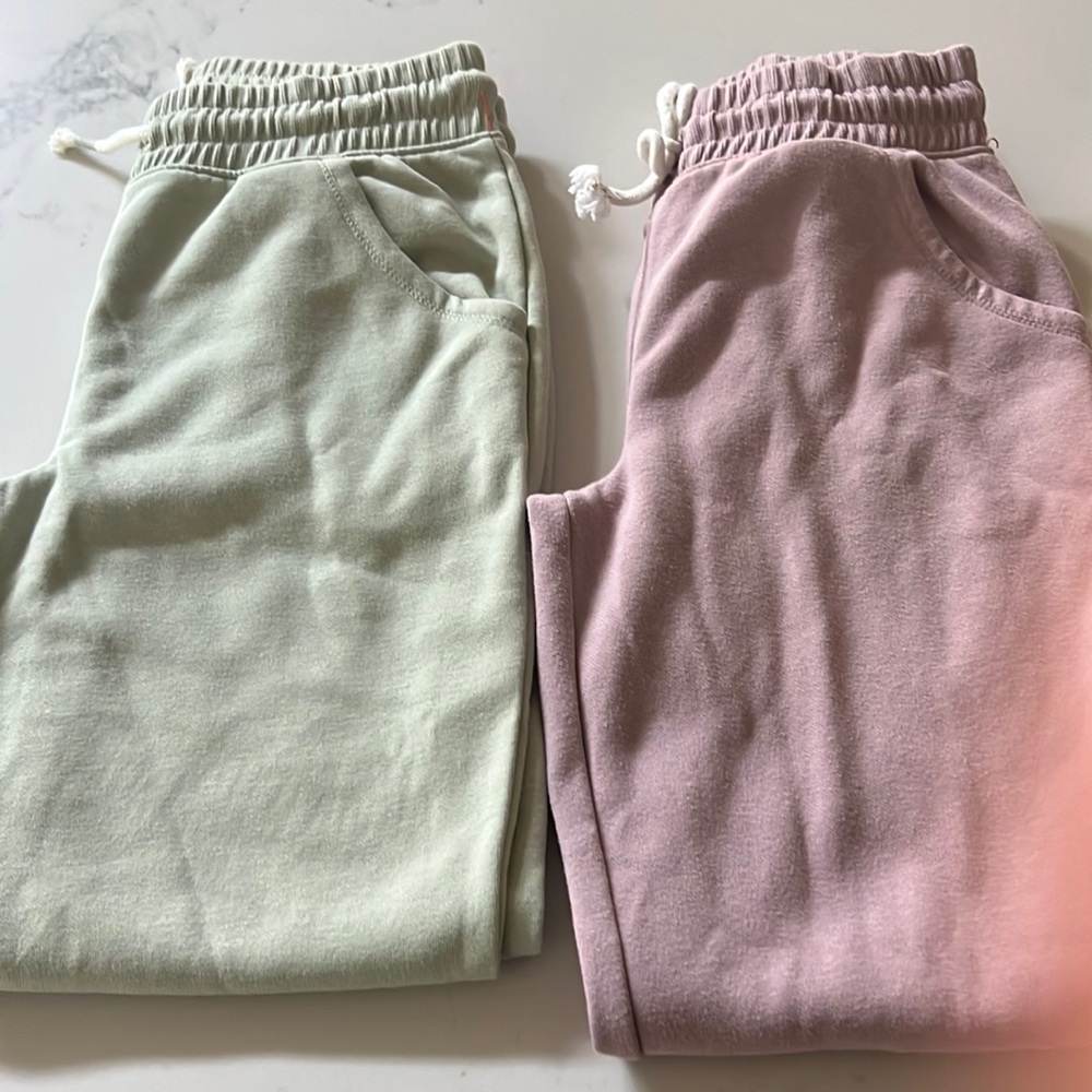 2 Pair cat & jack sweats sz 10/12